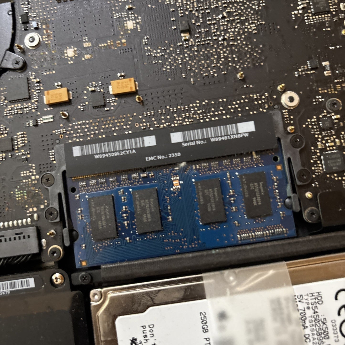 MacBook Laptop A1342 EMC 2350 250gb HDD 2GB RAM DVD Drive *For Parts Or Repair*