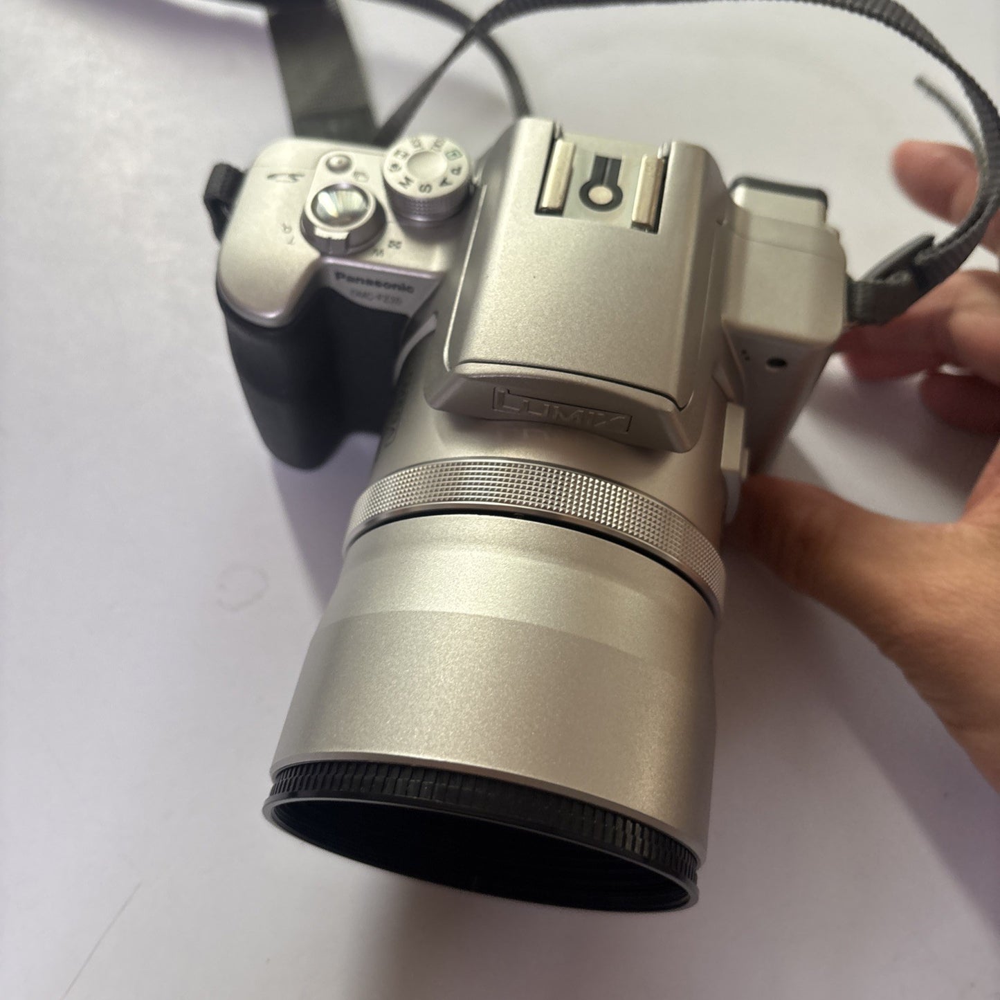 Panasonic Lumix DMC-FZ20 SuperZoom Digital Camera 5MP 256mb SD Card 12x Zoom