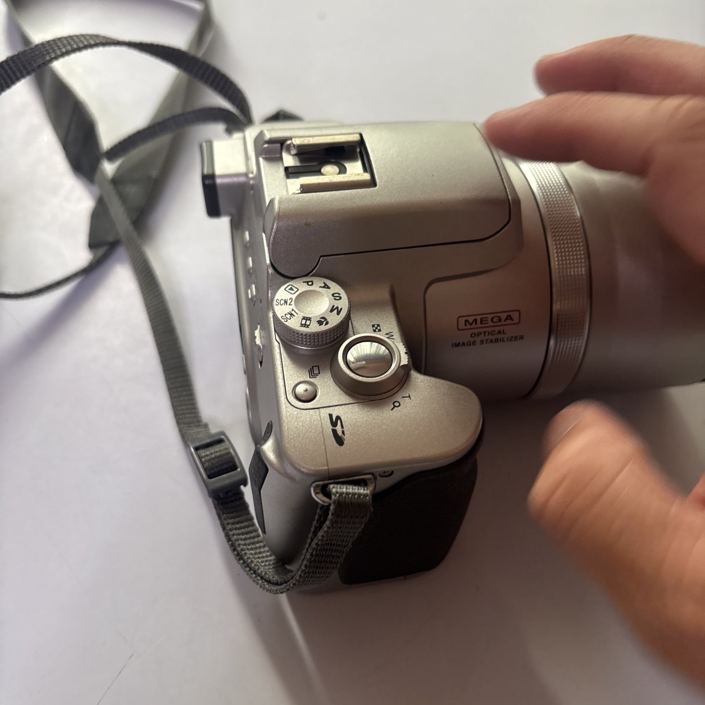 Panasonic Lumix DMC-FZ20 SuperZoom Digital Camera 5MP 256mb SD Card 12x Zoom