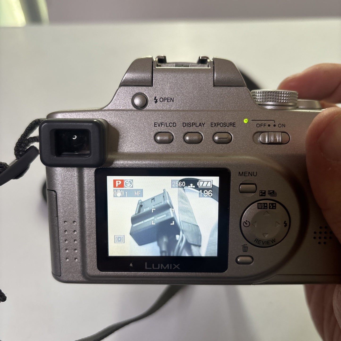 Panasonic Lumix DMC-FZ20 SuperZoom Digital Camera 5MP 256mb SD Card 12x Zoom