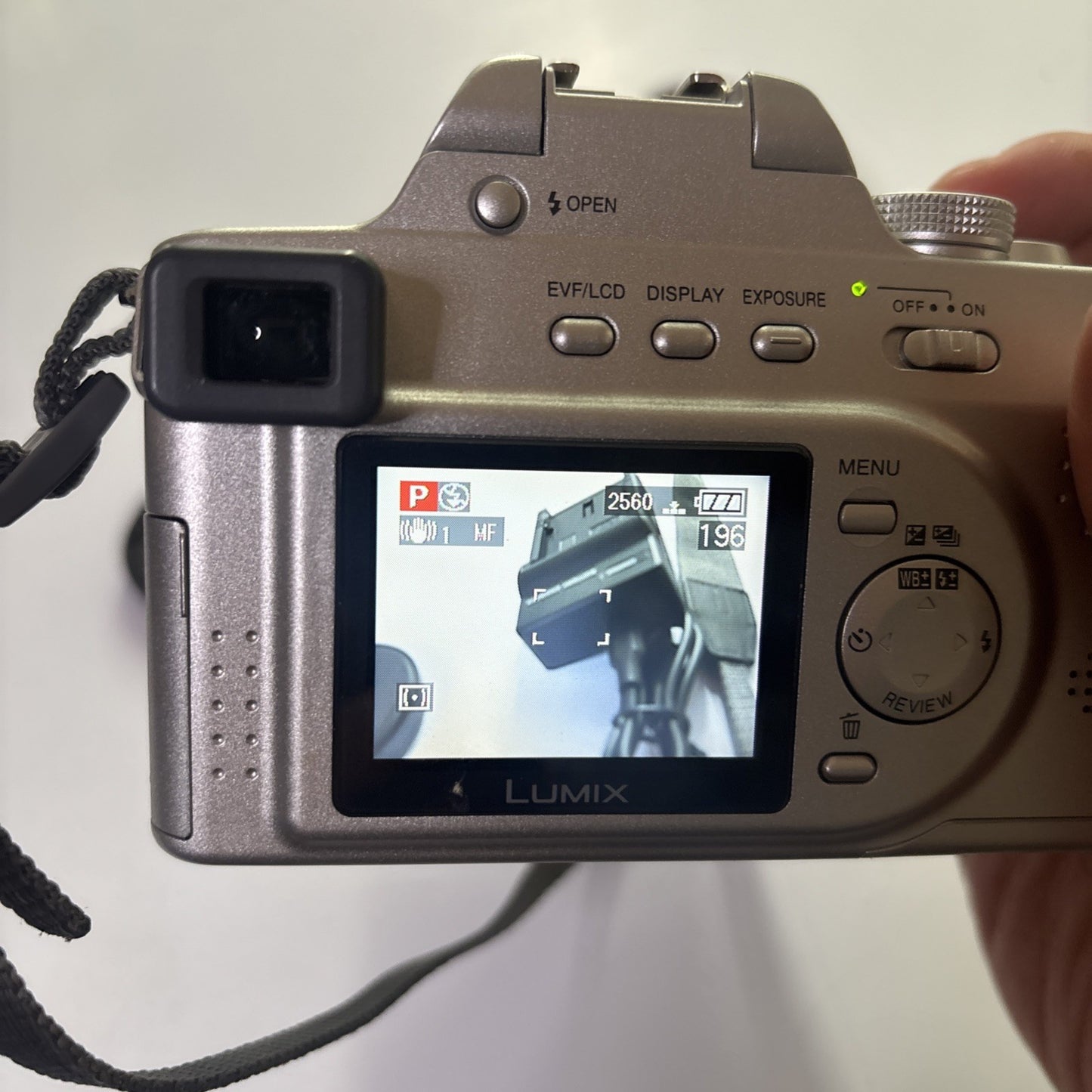 Panasonic Lumix DMC-FZ20 SuperZoom Digital Camera 5MP 256mb SD Card 12x Zoom