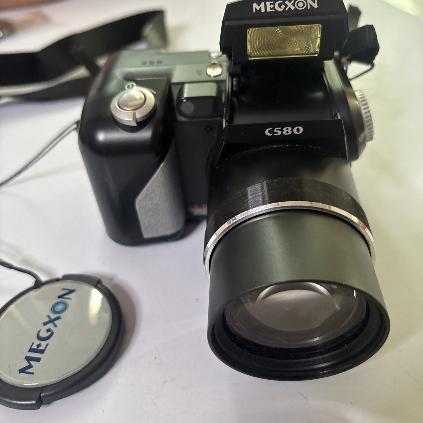 Megxon C580 Digital SLR Camera 5MP 512mb SD Card 8x Zoom 1.6" Display