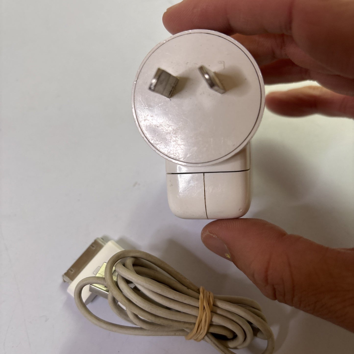 Genuine Apple iPod USB Power Adapter A1205  Power Supply With 30 Pin USB Cord