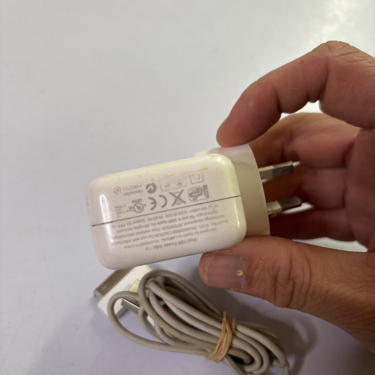 Genuine Apple iPod USB Power Adapter A1205  Power Supply With 30 Pin USB Cord