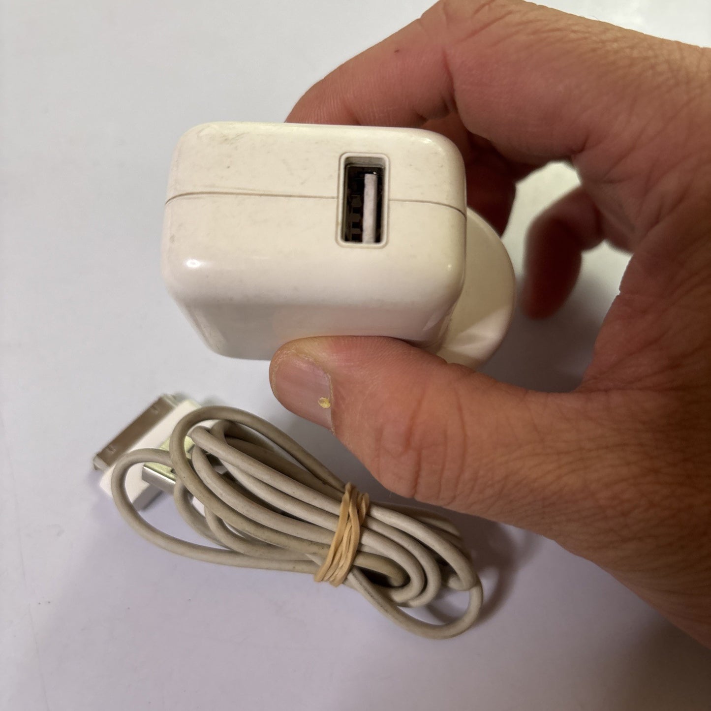Genuine Apple iPod USB Power Adapter A1205  Power Supply With 30 Pin USB Cord