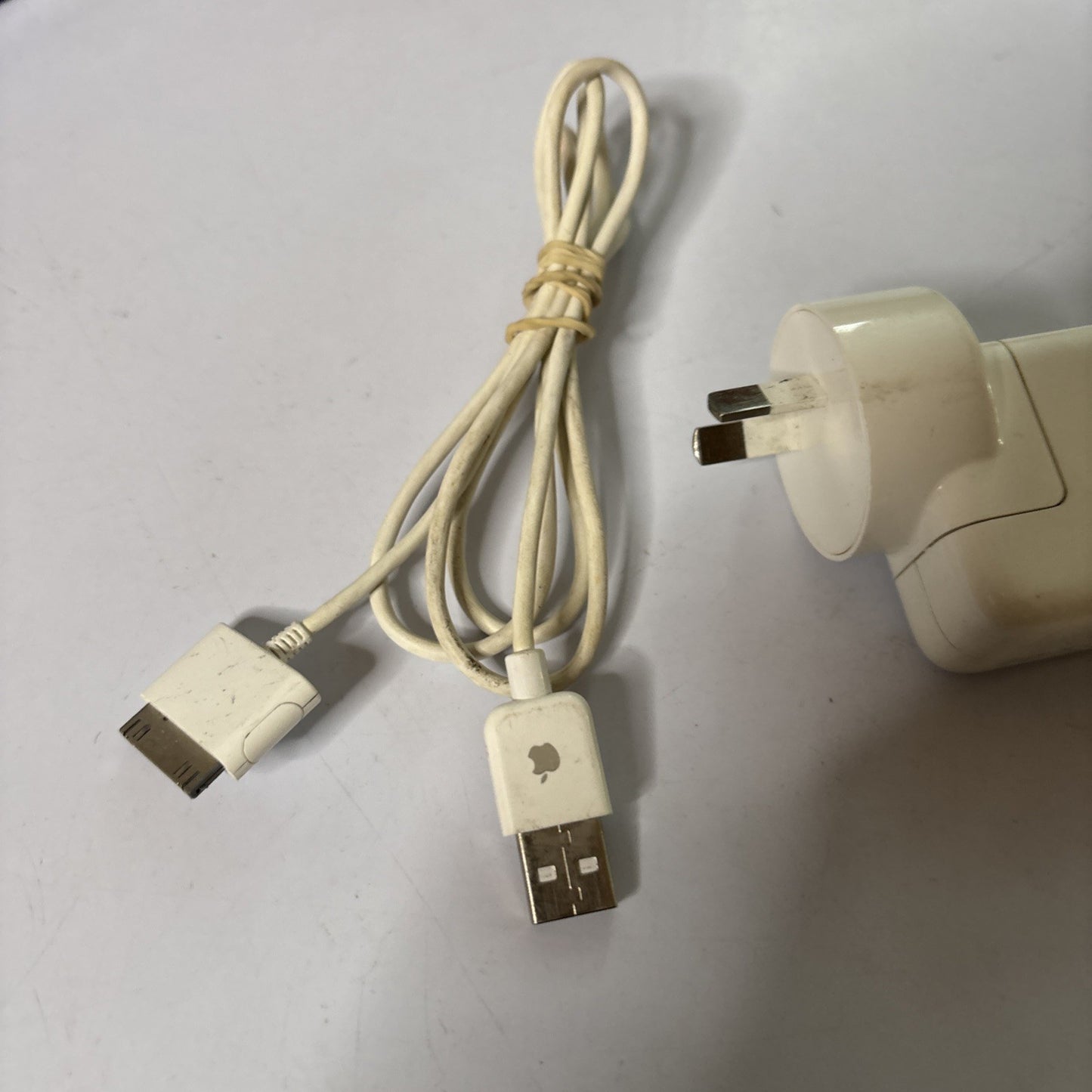 Genuine Apple iPod USB Power Adapter Charger A1205 With 30-Pin USB Cable