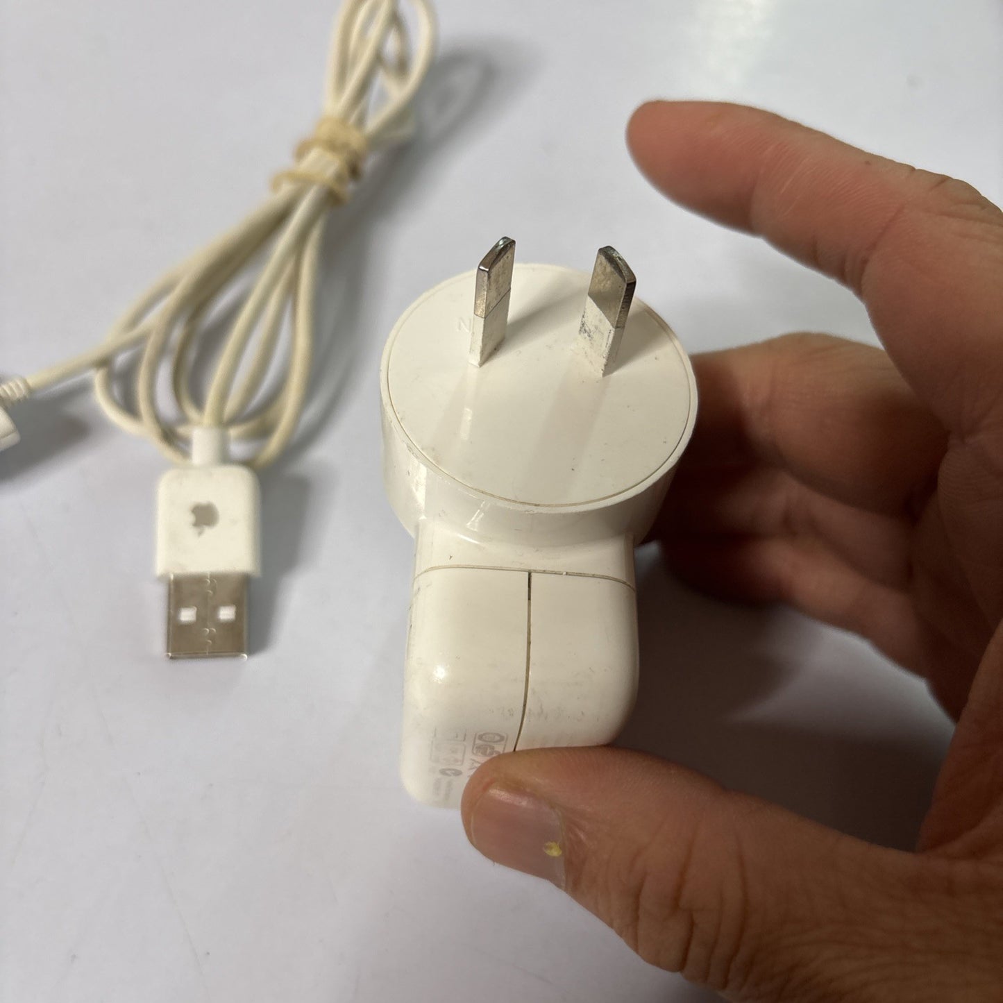 Genuine Apple iPod USB Power Adapter Charger A1205 With 30-Pin USB Cable