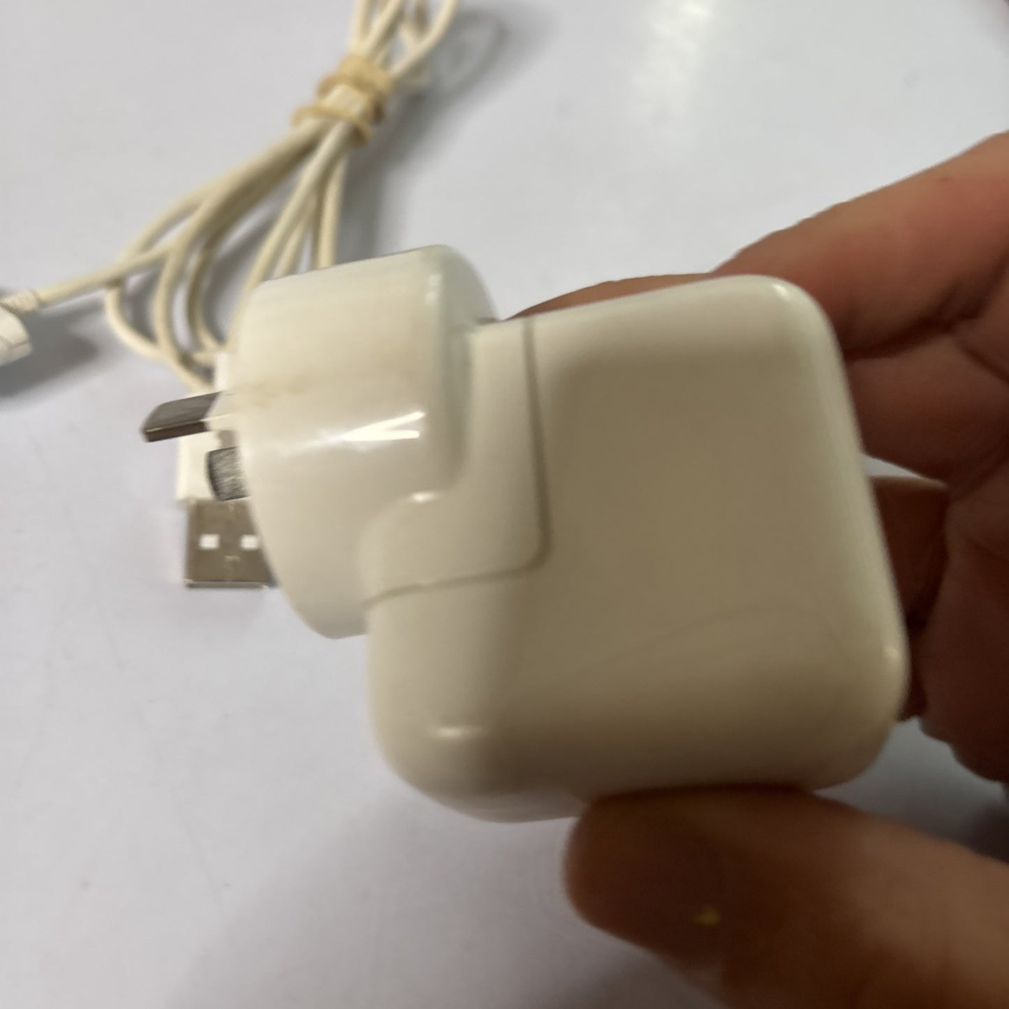 Genuine Apple iPod USB Power Adapter Charger A1205 With 30-Pin USB Cable