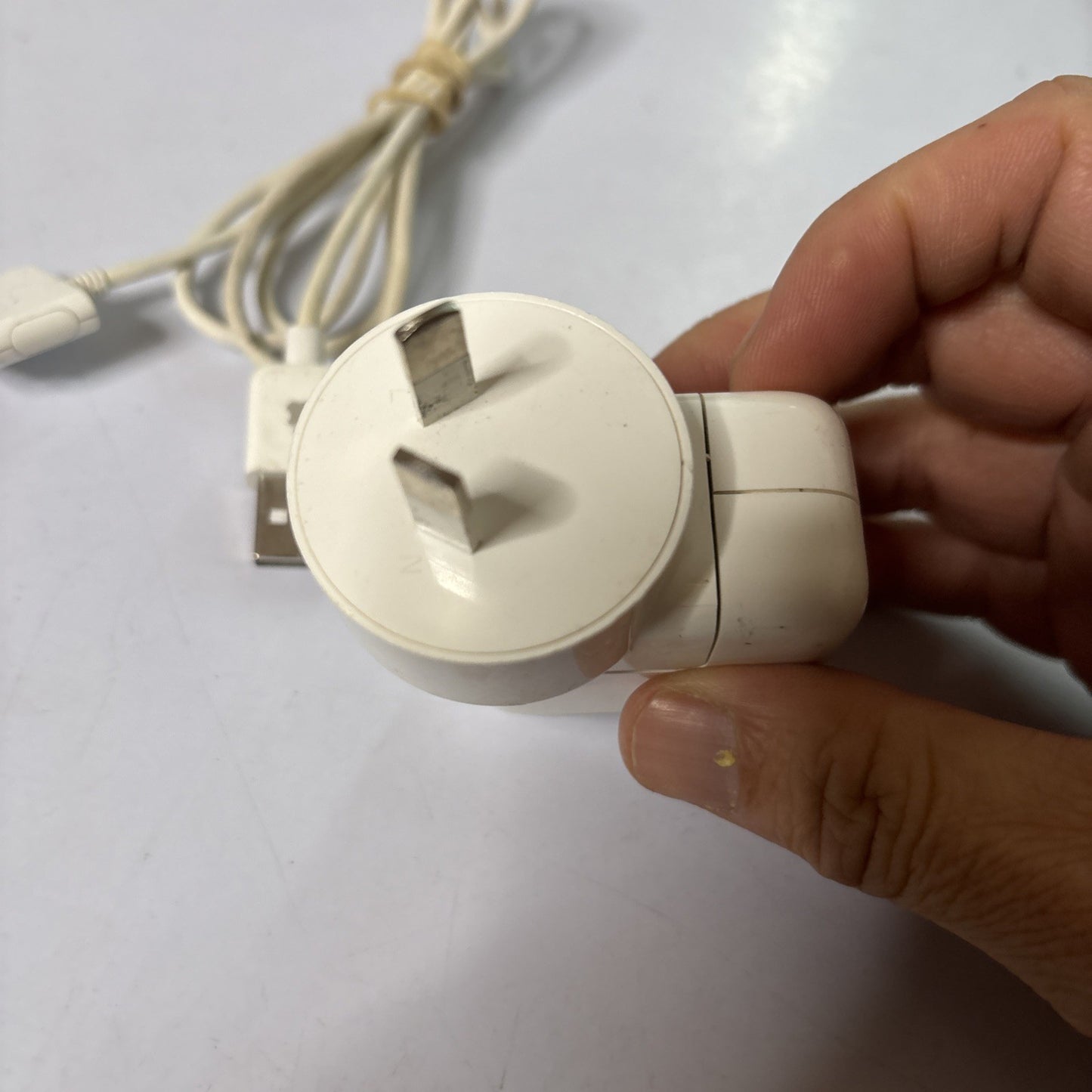 Genuine Apple iPod USB Power Adapter Charger A1205 With 30-Pin USB Cable