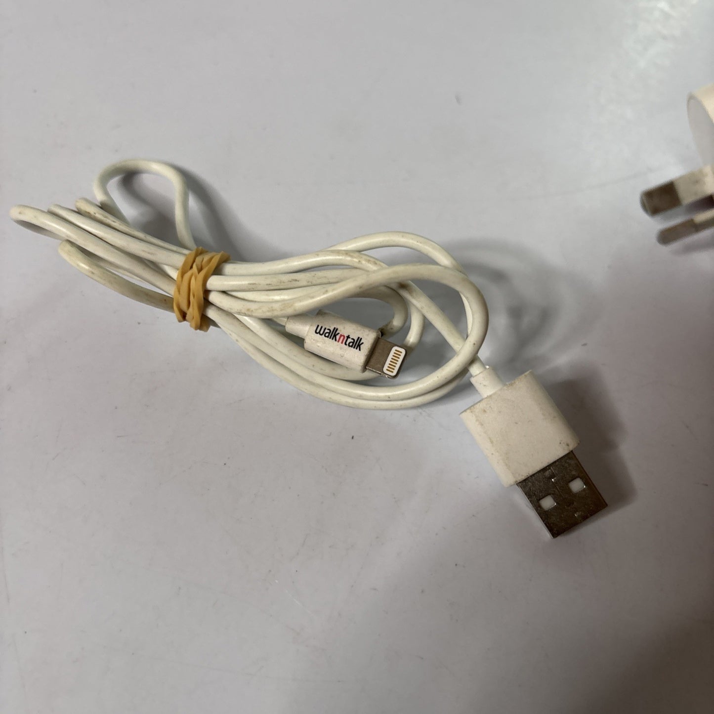 Genuine Apple USB Power Charger Adapter 5W A1402 With Lightning USB Cable