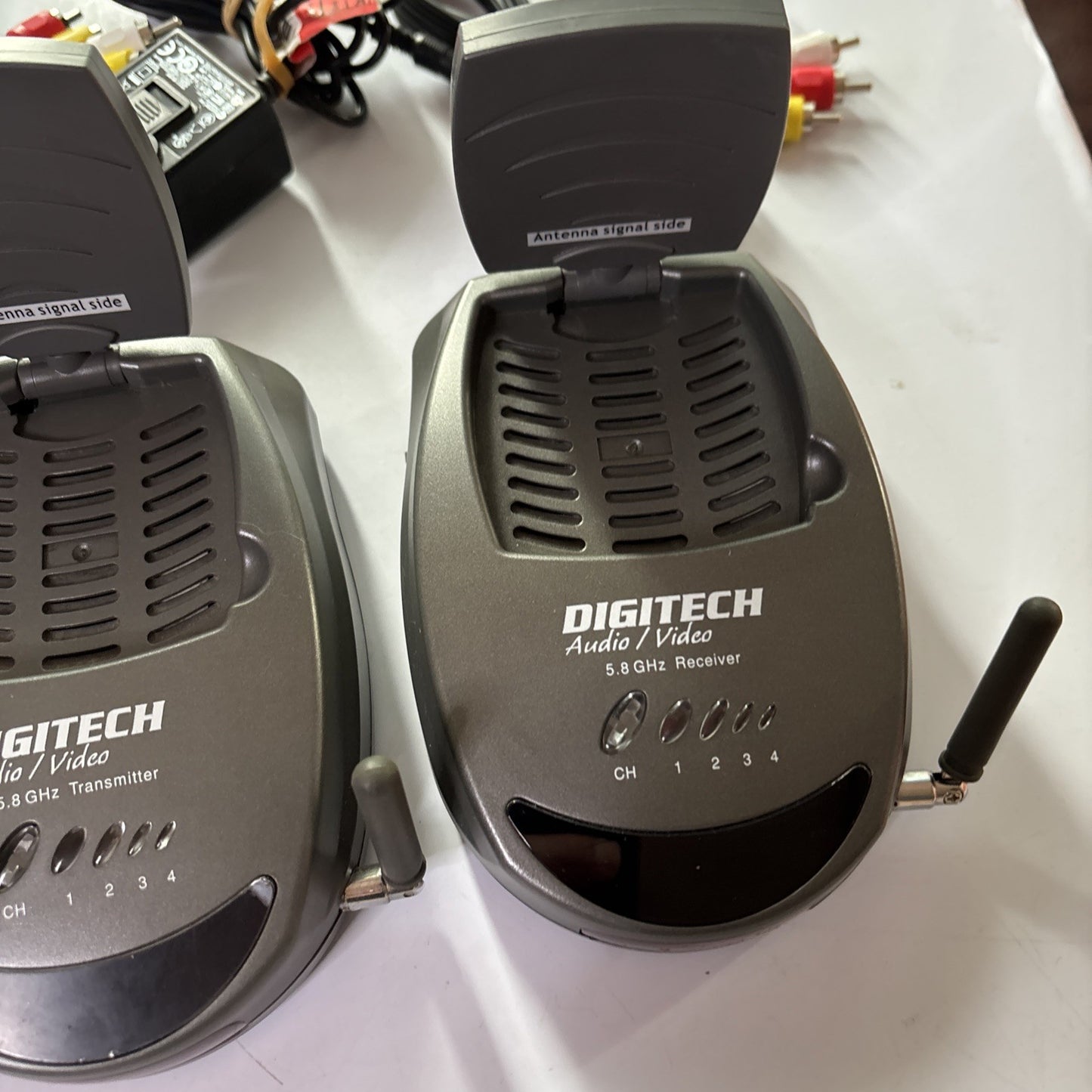 Digitech Audio Video 5.8ghz AV Transmitter RCA Composite AR-1840