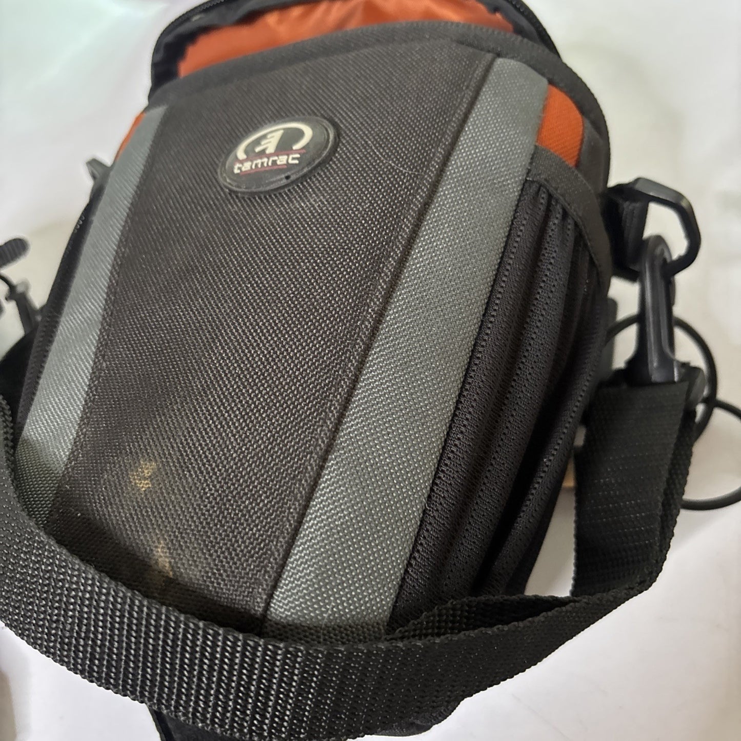 Canon EOS 400D Digital SLR Camera 10MP With 50mm Canon Lens & Carrying Case