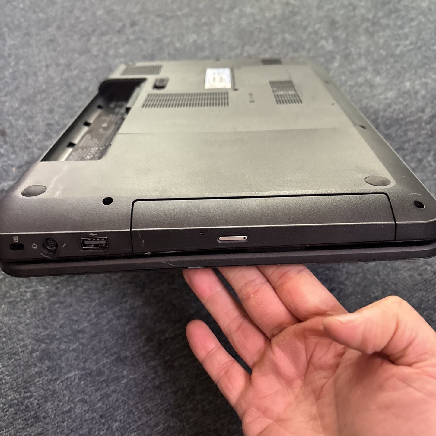 HP Pavilion G6 AMD-A4 4GB RAM 500gb HDD DVD *For Parts - Needs New Battery*