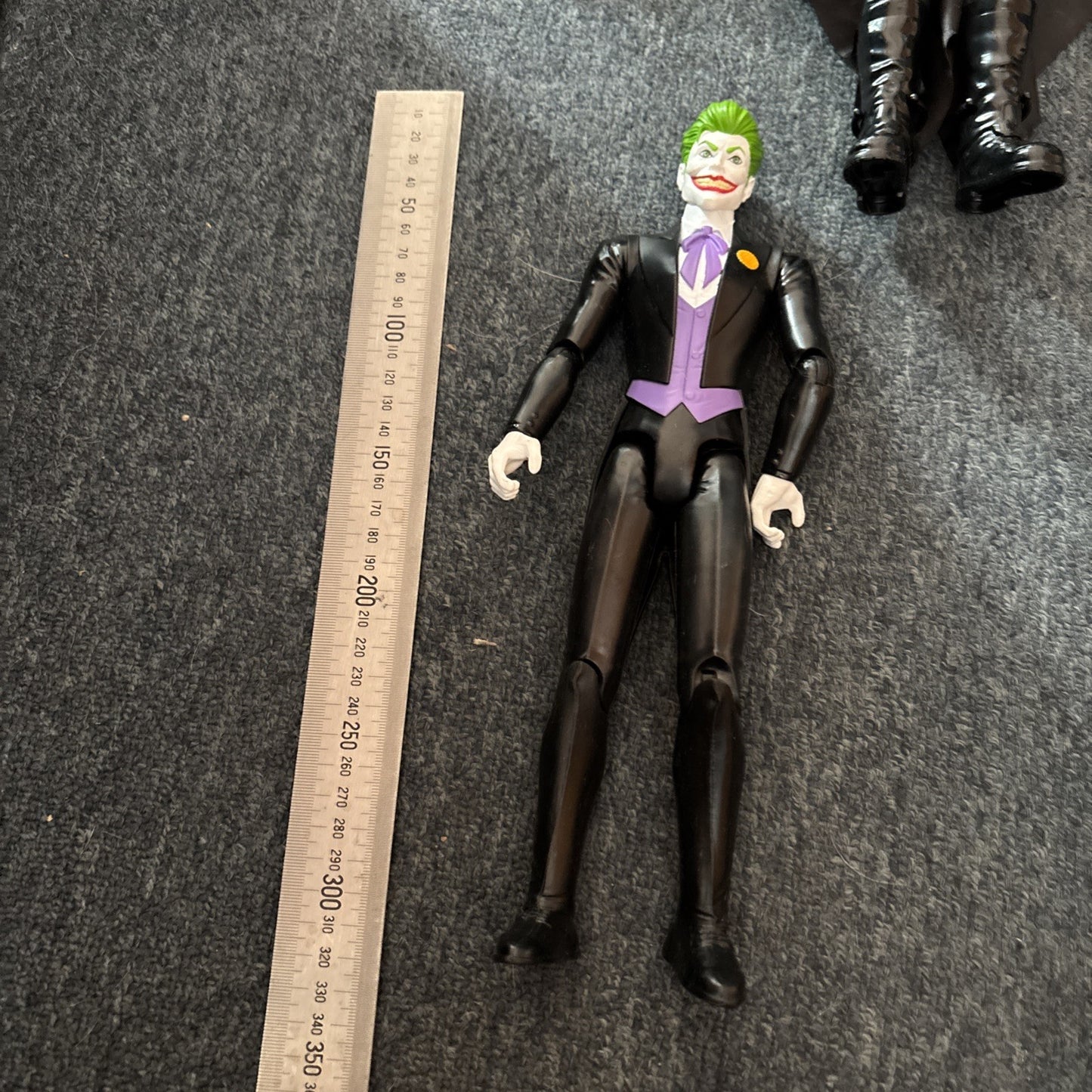 Genuine 5x Batman Figures: 2x Batman, Scarecrow, Joker, Batmobile