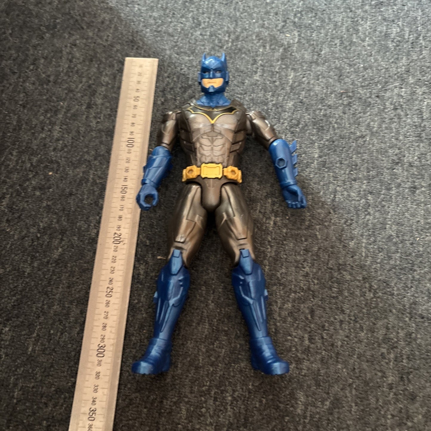 Genuine 5x Batman Figures: 2x Batman, Scarecrow, Joker, Batmobile