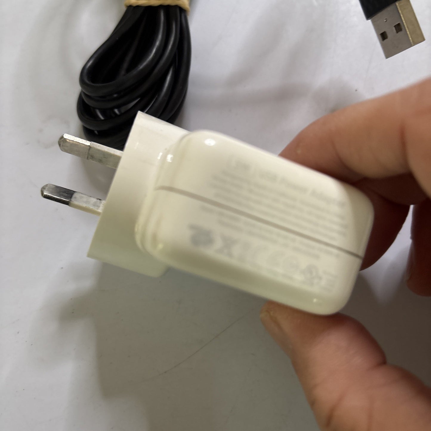 Genuine Apple 5W USB Power Adapter Charger A1502 With Lightning Cable
