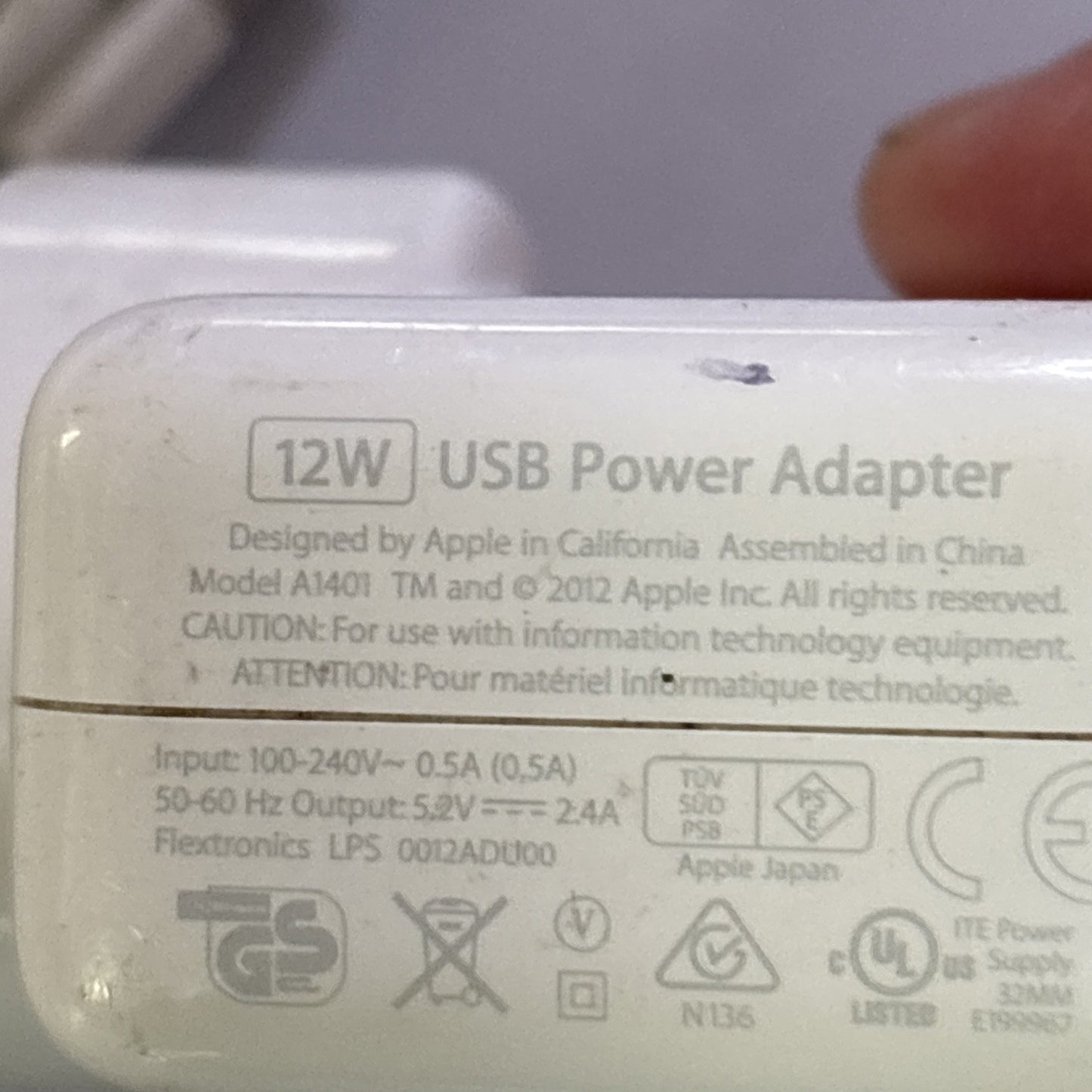 Genuine Apple 12W USB Charger Power Adapter A1401 With Lightning Cable