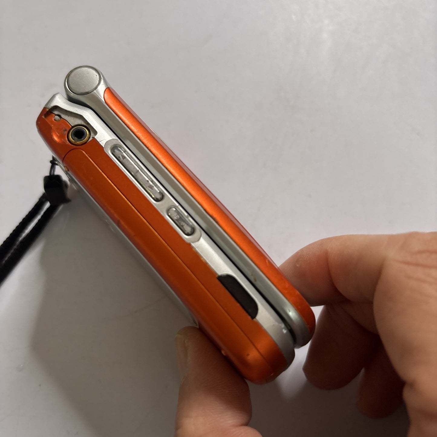 LG U8180 Clamshell Phone *No Battery Untested For Parts/Repair