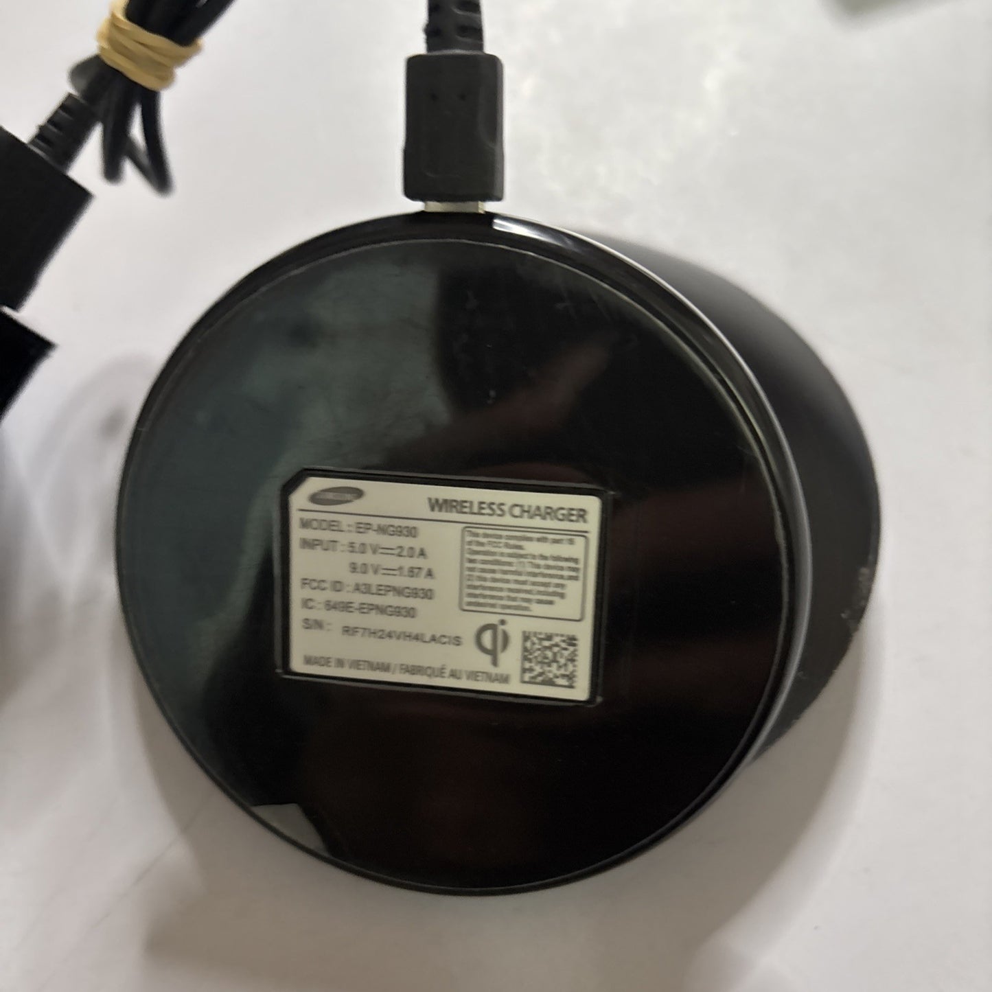 Genuine Samsung Fast Wireless Charger EP-NG930 USB Charger Adapter