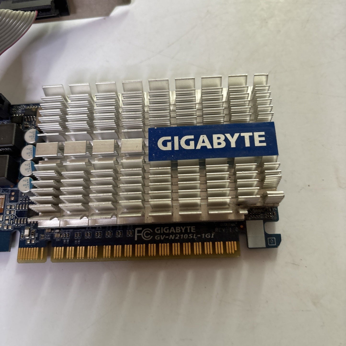 Gigabyte GV-N210SL-1GI Graphics Card Dual link DVI-I/ D-SUB/HDMI