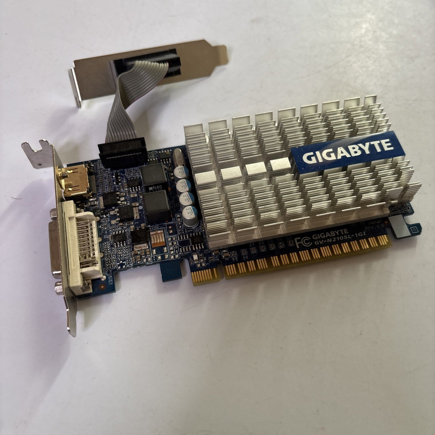 Gigabyte GV-N210SL-1GI Graphics Card Dual link DVI-I/ D-SUB/HDMI