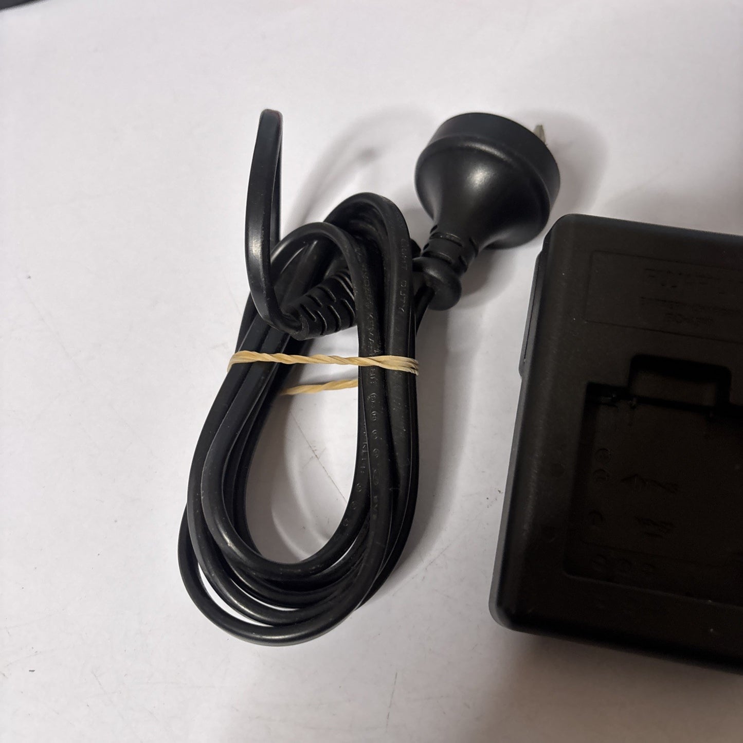 Genuine FUJIFILM BC-45W Battery Charger for NP-45, NP-50