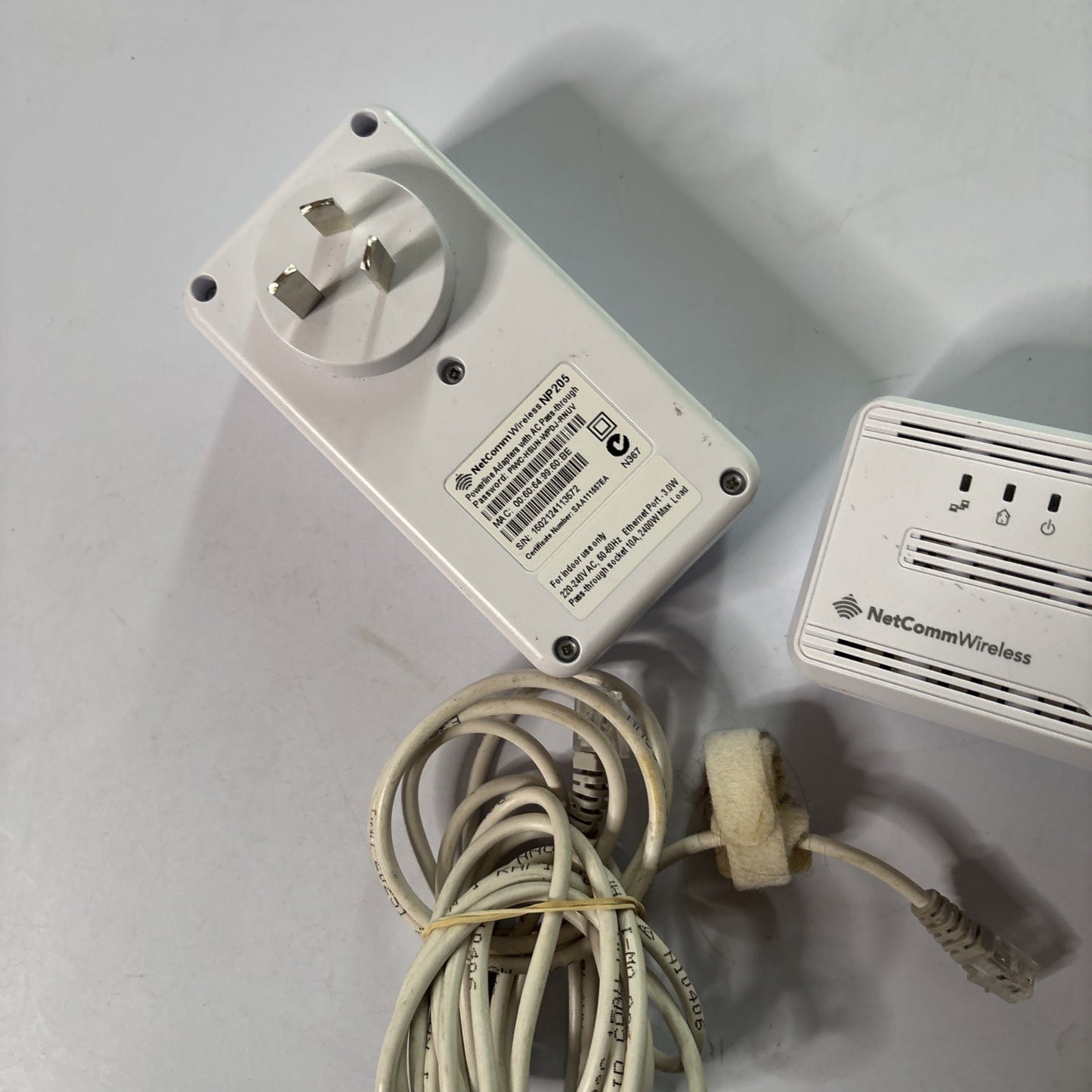 NetComm Wireless NP205 Powerline Adapter With AC Pass-Through