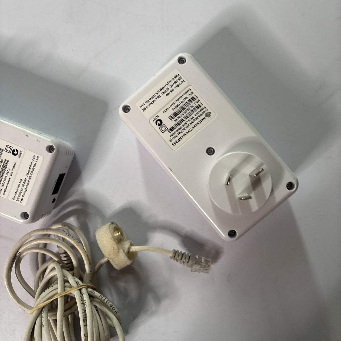 NetComm Wireless NP205 Powerline Adapter With AC Pass-Through