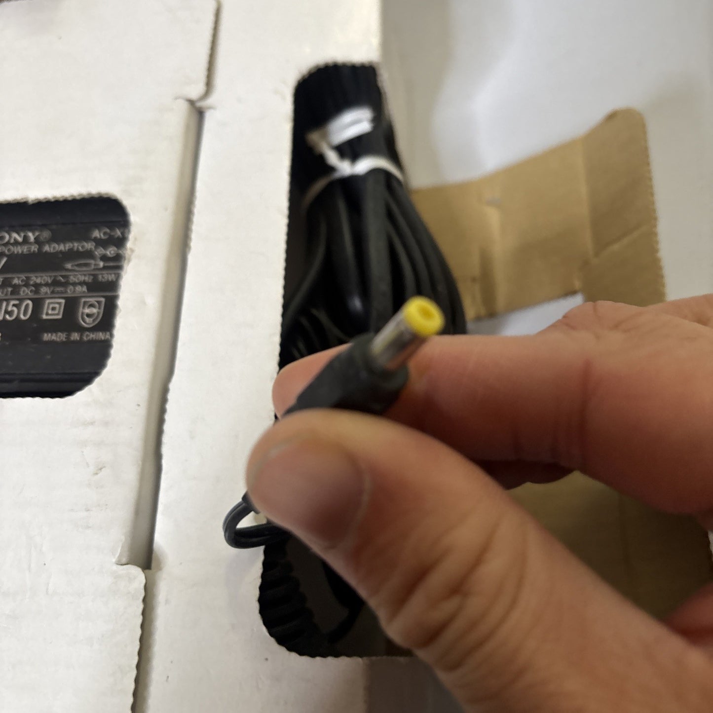 Genuine Sony AC-X1 AC Power Adapter 9V 0.9A