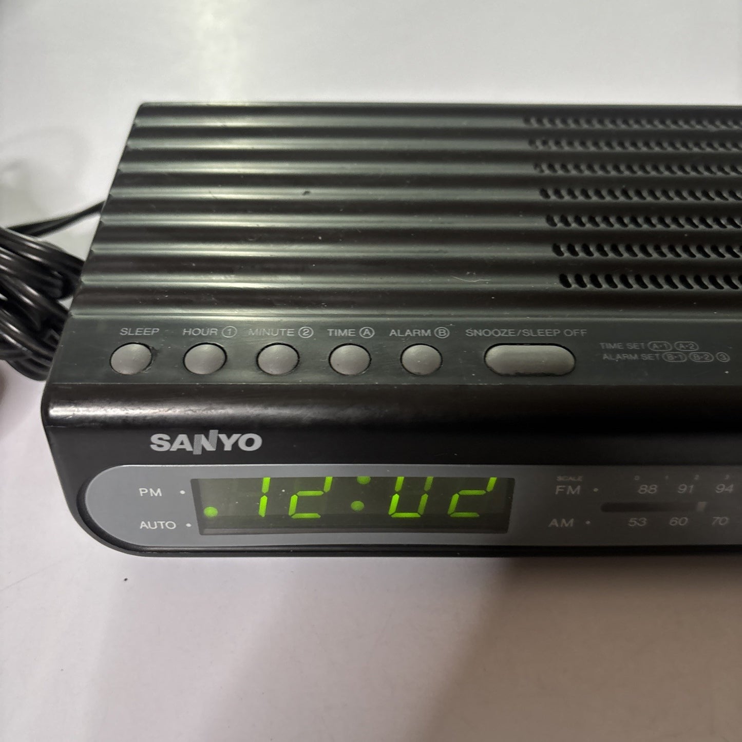 Sanyo RM-5009 Alarm Clock Am/FM Radio