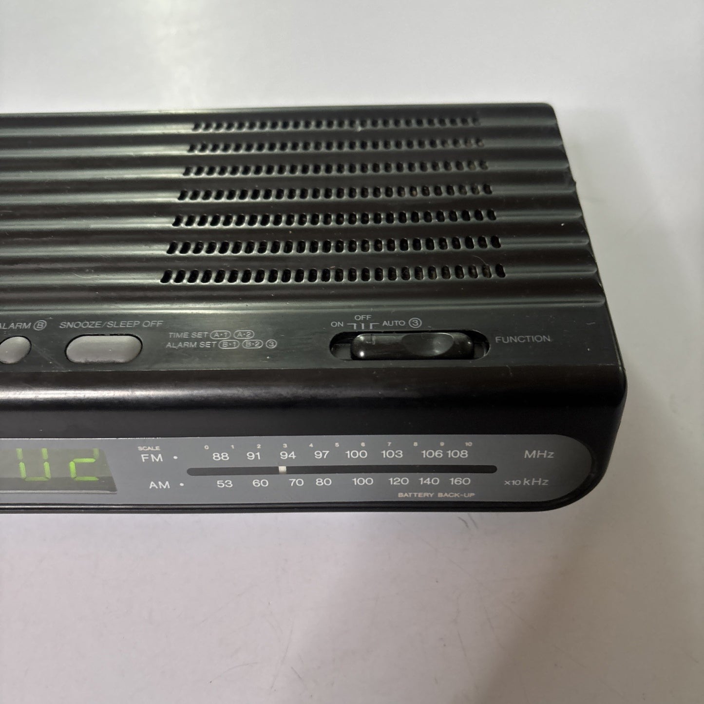 Sanyo RM-5009 Alarm Clock Am/FM Radio