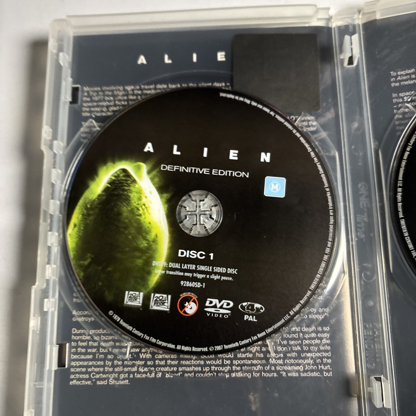 Alien - Definitive Edition (DVD, 2007, 2 Disc Set) Region 4 Sigourney Weaver