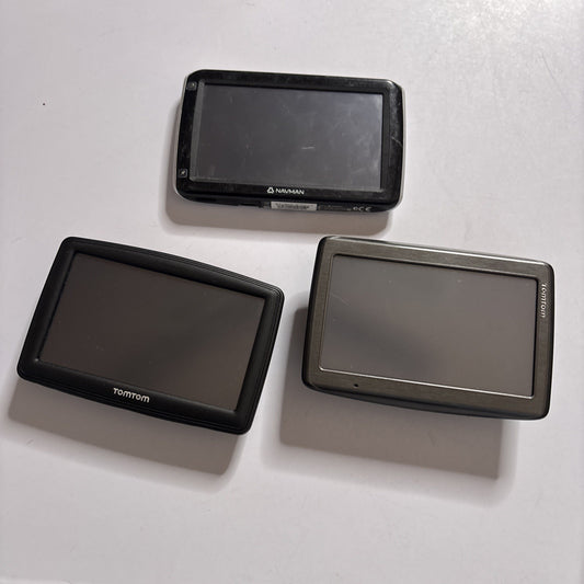 2x TomTom 4E050 Z1230 & XXL & 1x Navman GPS N275 *Turns on but Battery Untested*