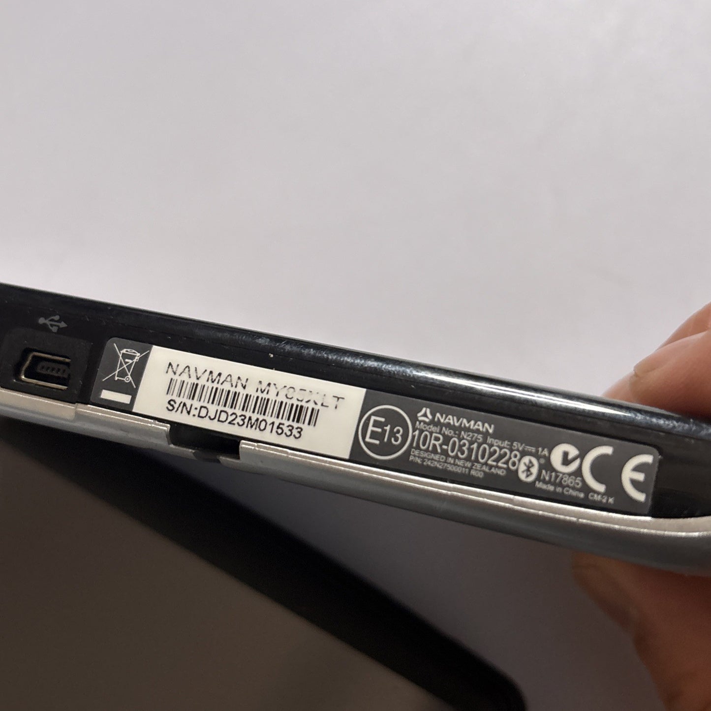 2x TomTom 4E050 Z1230 & XXL & 1x Navman GPS N275 *Turns on but Battery Untested*