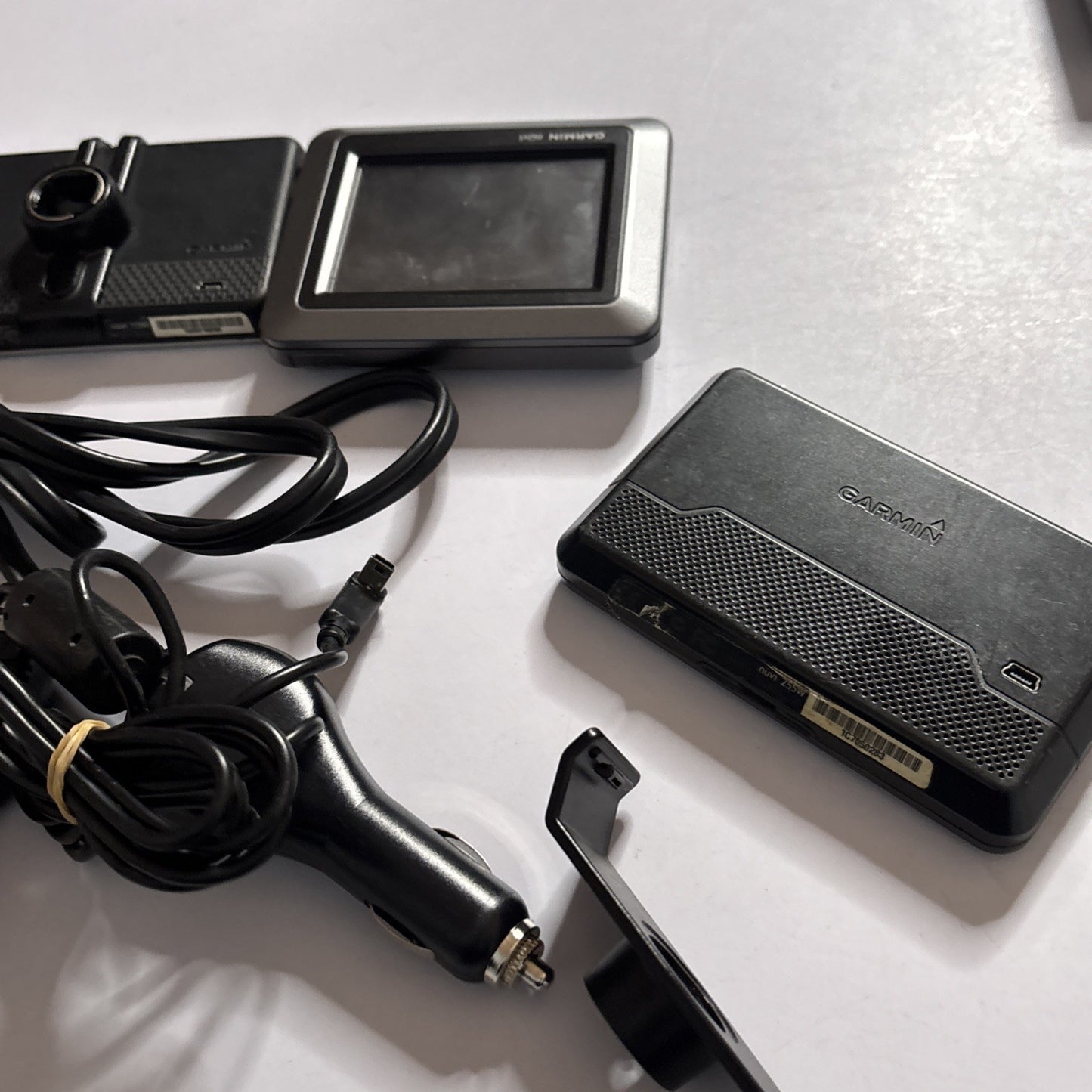 3x Garmin NUVI 1350 & 255w GPS *Turns On - Battery Untested*