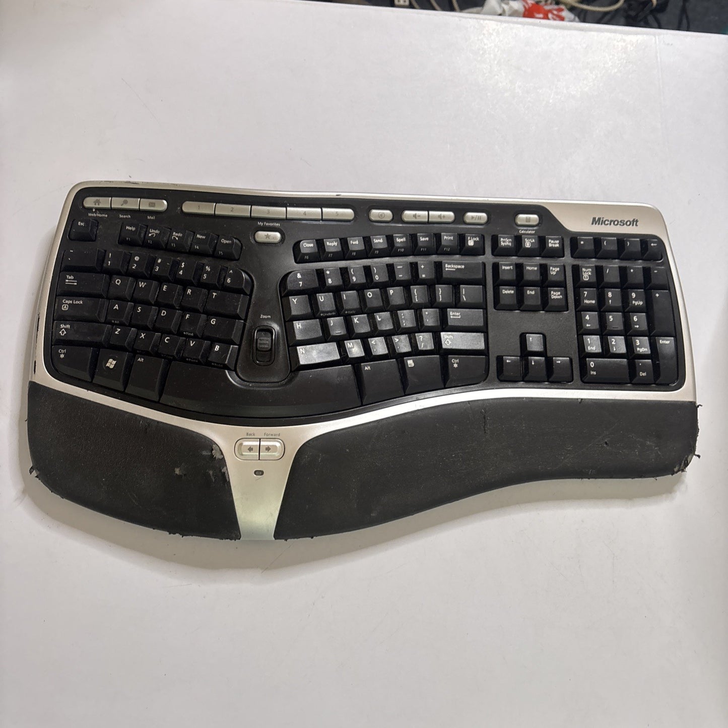 Microsoft Natural Wireless Ergonomic Keyboard 7000 *For Parts - Missing Receiver