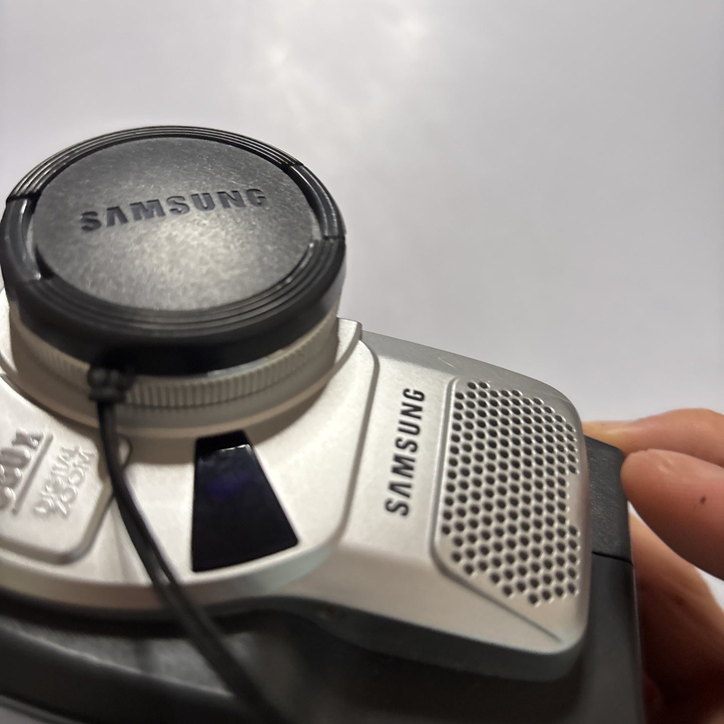 Samsung VP-W80 8mm Camcorder Hi8 *For Parts or Repair - Untested* PAL