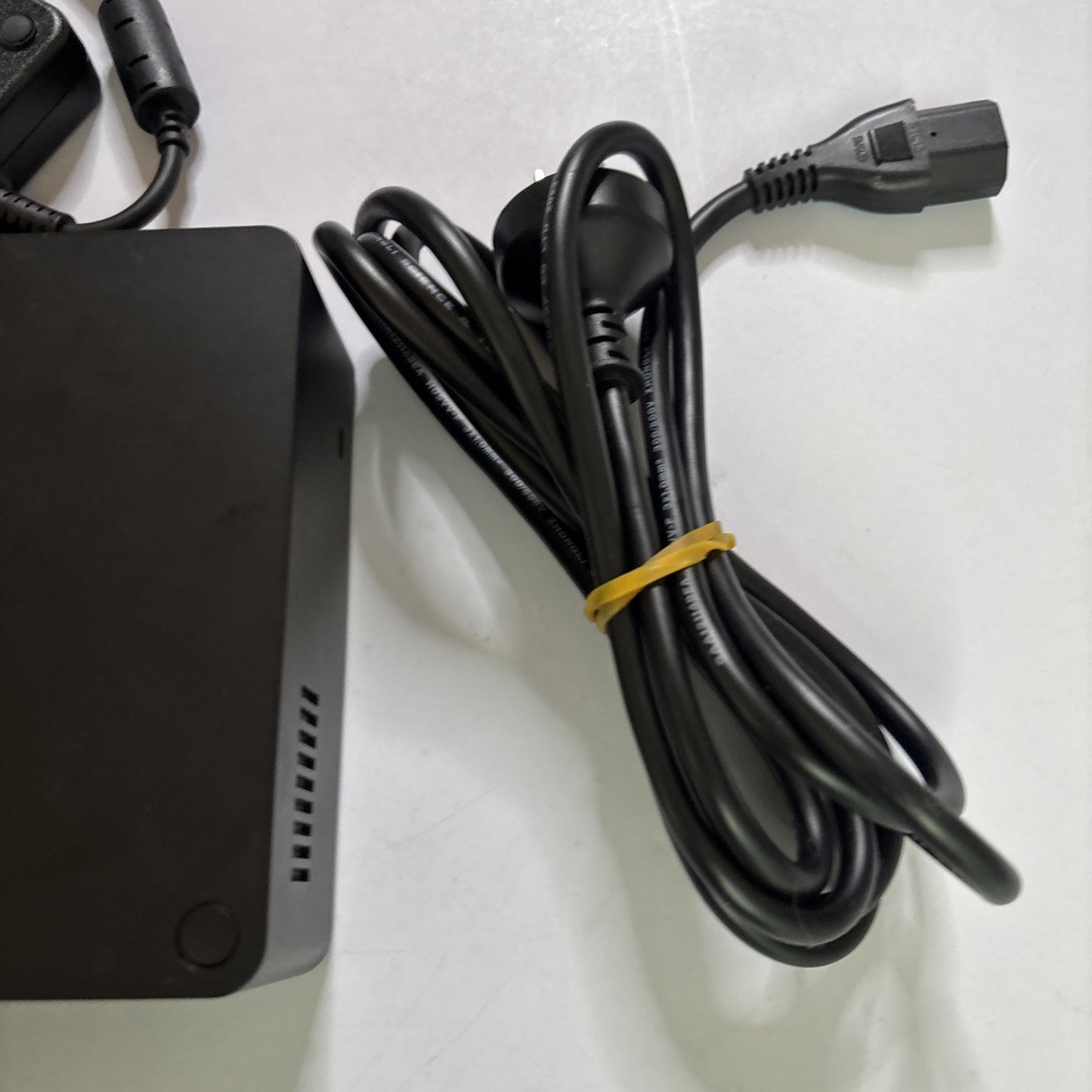 Dell K16A Laptop Thunderbolt USB-C Dock & HA250PM190 AC Adapter