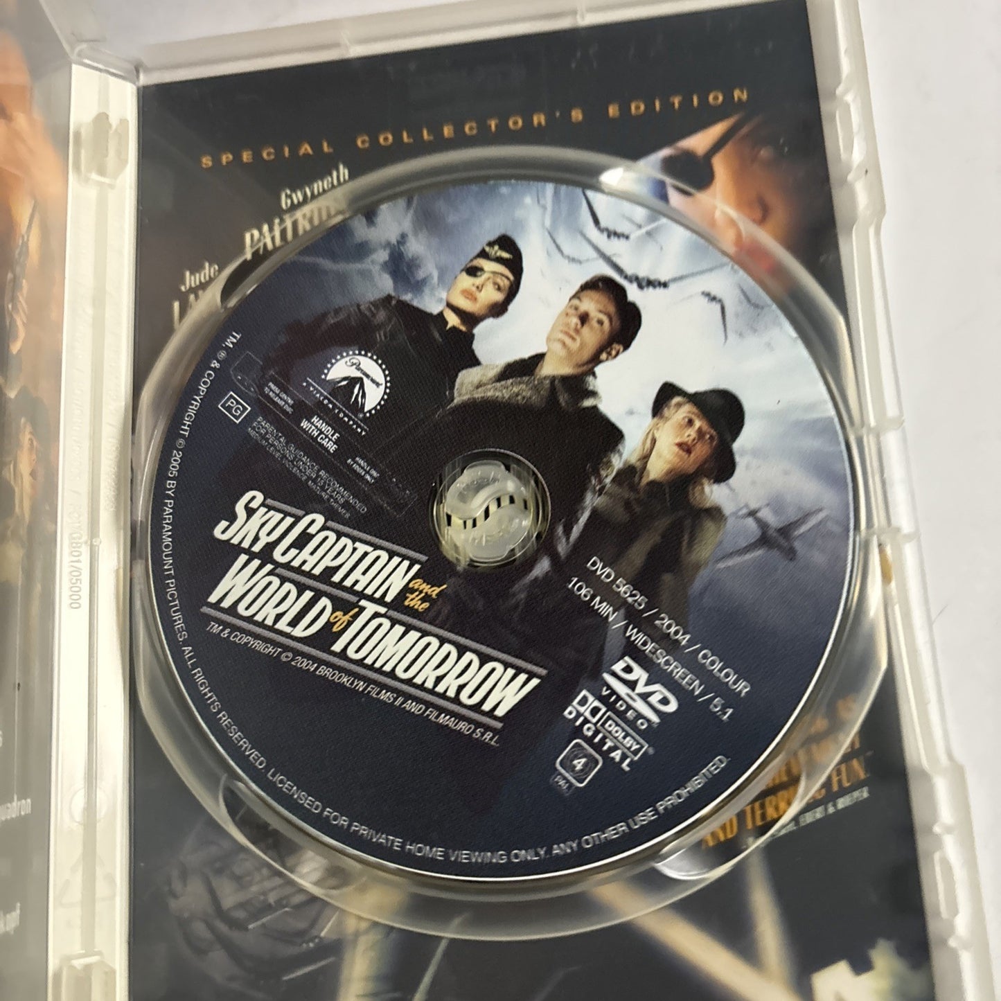 Sky Captain and the World of Tomorrow (DVD, 2004) Angelina Jolie Region 4