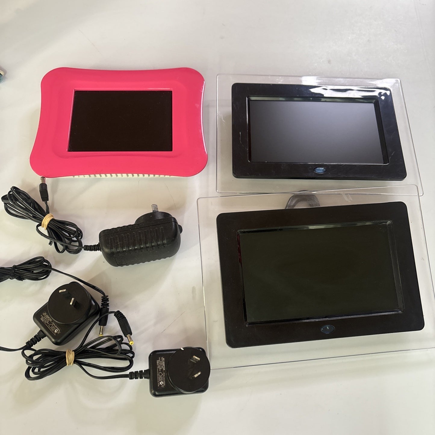 3x Digital Photo Frame: 2x MiCam 7" KOF0700 & 5"