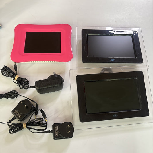 3x Digital Photo Frame: 2x MiCam 7" KOF0700 & 5"
