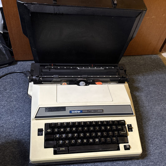 Brother Super 7300 Electric Typewriter