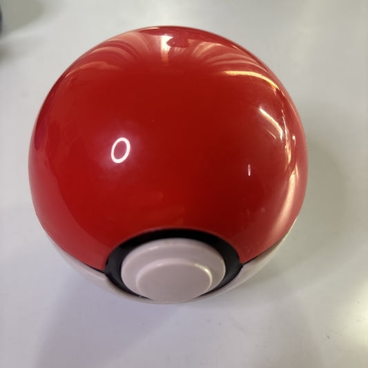 Pokemon Trainer Guess Goliath Pokeball NL-8051 2017