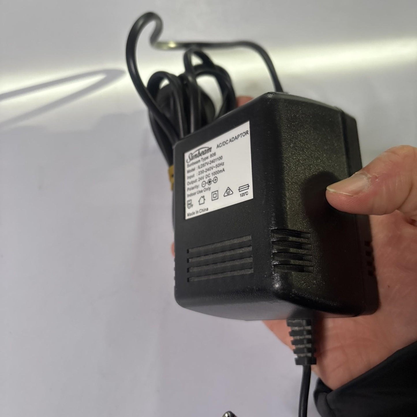 Genuine Sunbeam ILD57V-2401100 AC Adapter 24V 1A Power Supply