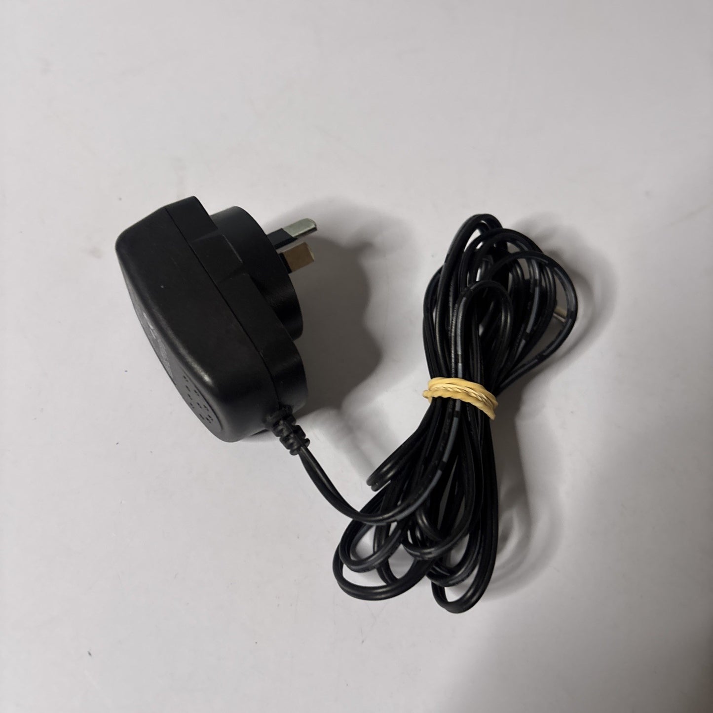 Switching Power Supply S004LS0600030 AC Adapter 6V 300mA