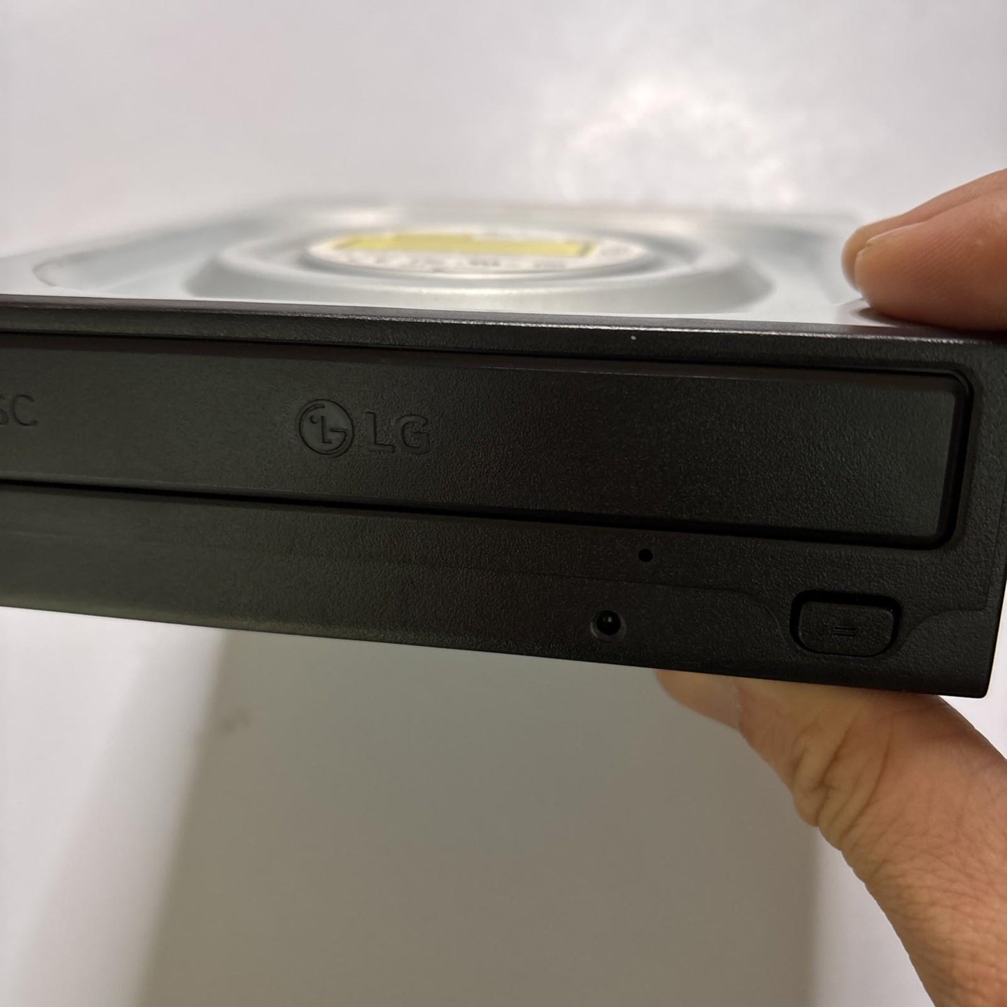 LG SATA 24x Internal DVD-RW Drive GH24NSD1