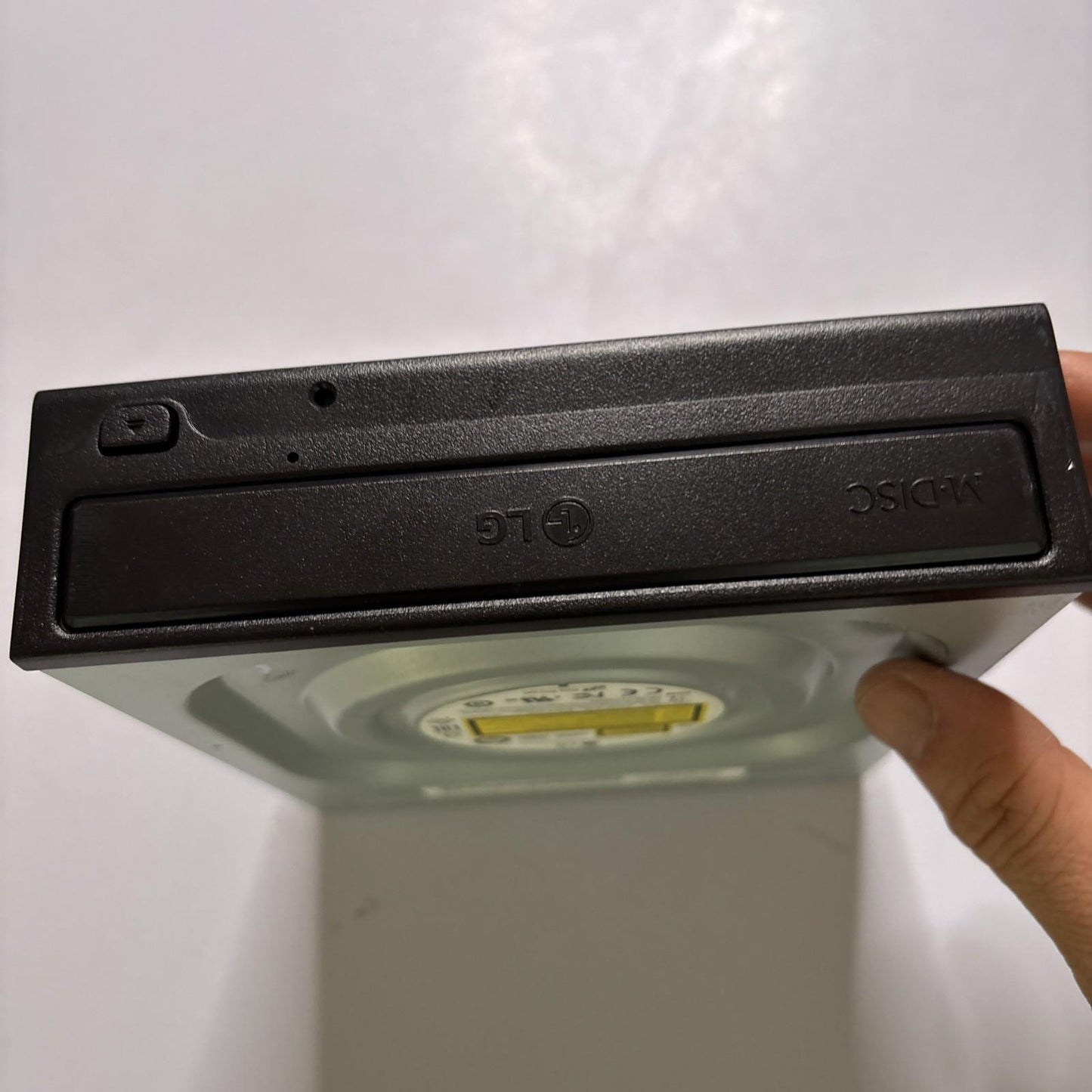 LG SATA 24x Internal DVD-RW Drive GH24NSD1