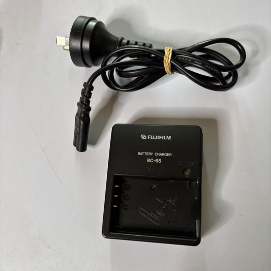 Genuine Fujifilm BC-65 Battery Charger for Finepix NP-95 BC-65N