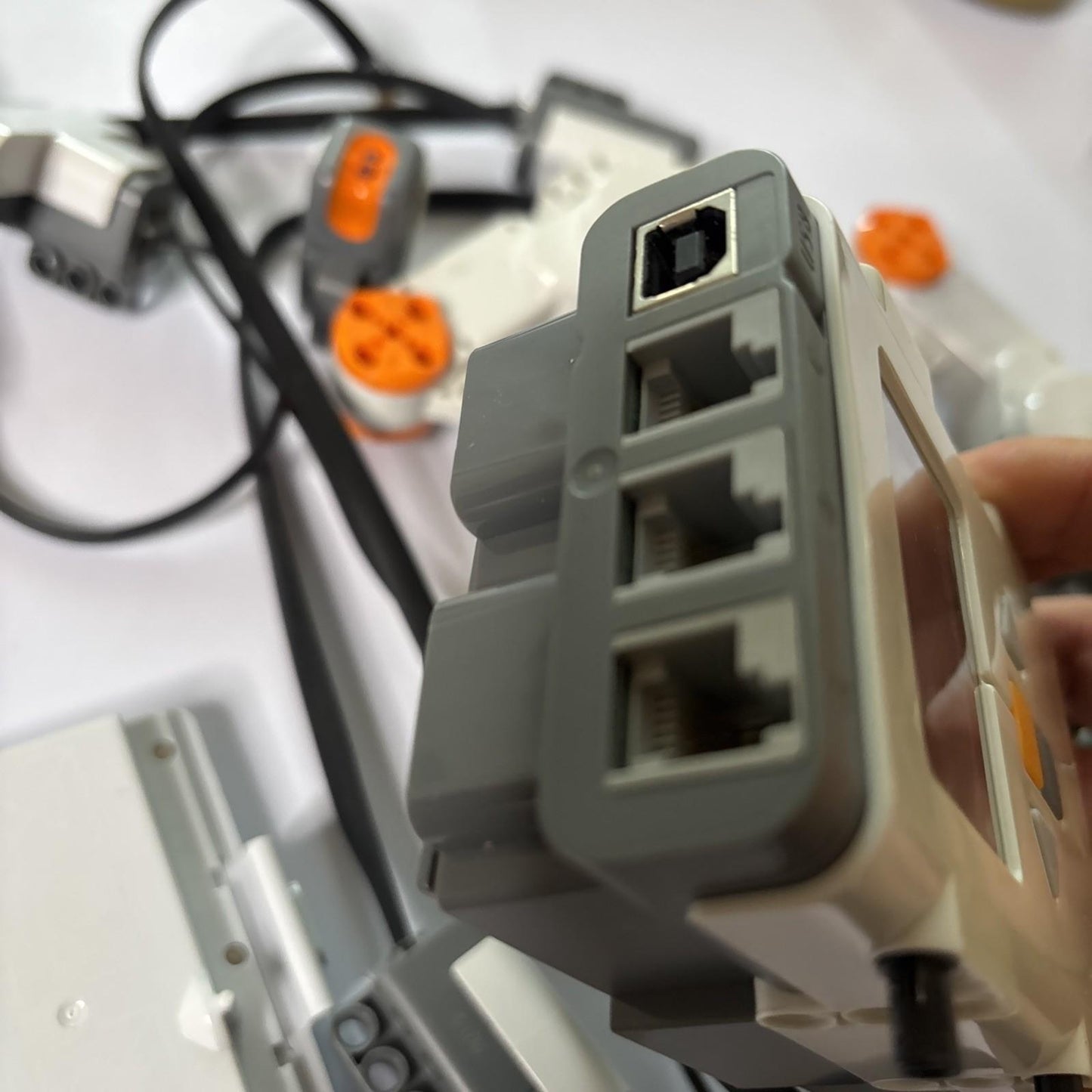 Lego NXT 210I1 Controller  Accessories Battery 3x Servo Motor