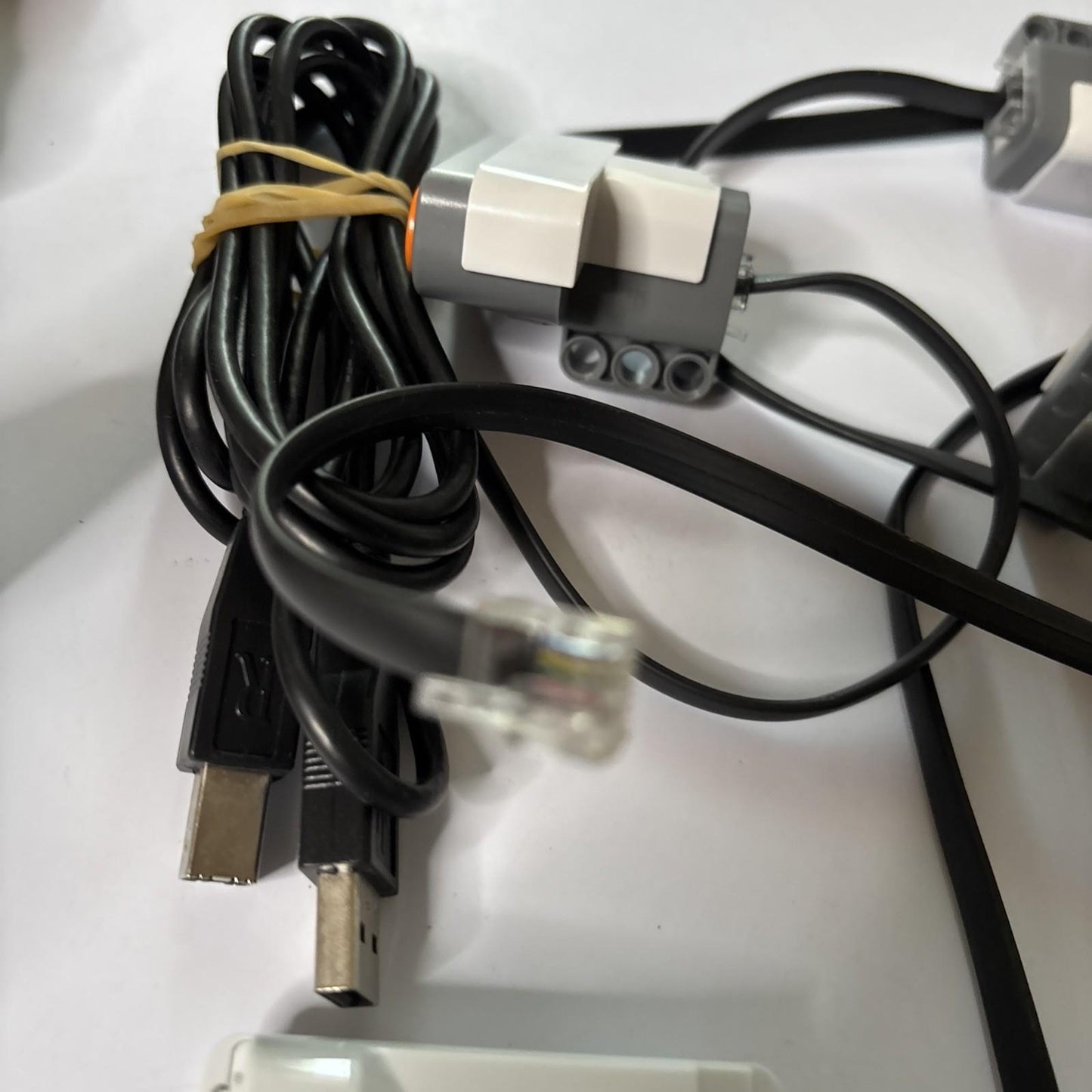 Lego NXT 210I1 Controller  Accessories Battery 3x Servo Motor